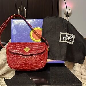 F/W 1996 Gianni Versace Cherry Red Croc Embossed Medusa Shoulder Bag